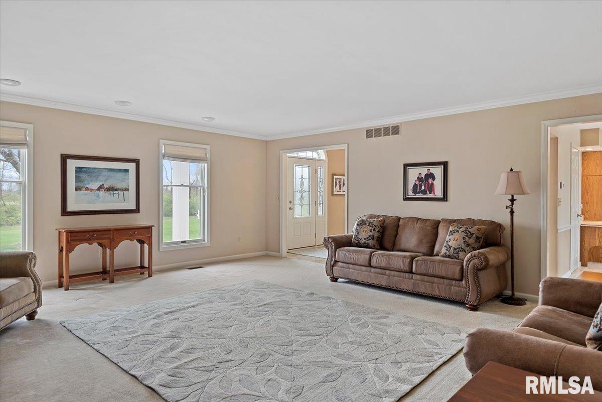 308 Country Club Road Jacksonville, IL 62650 - Photo 7 of 62