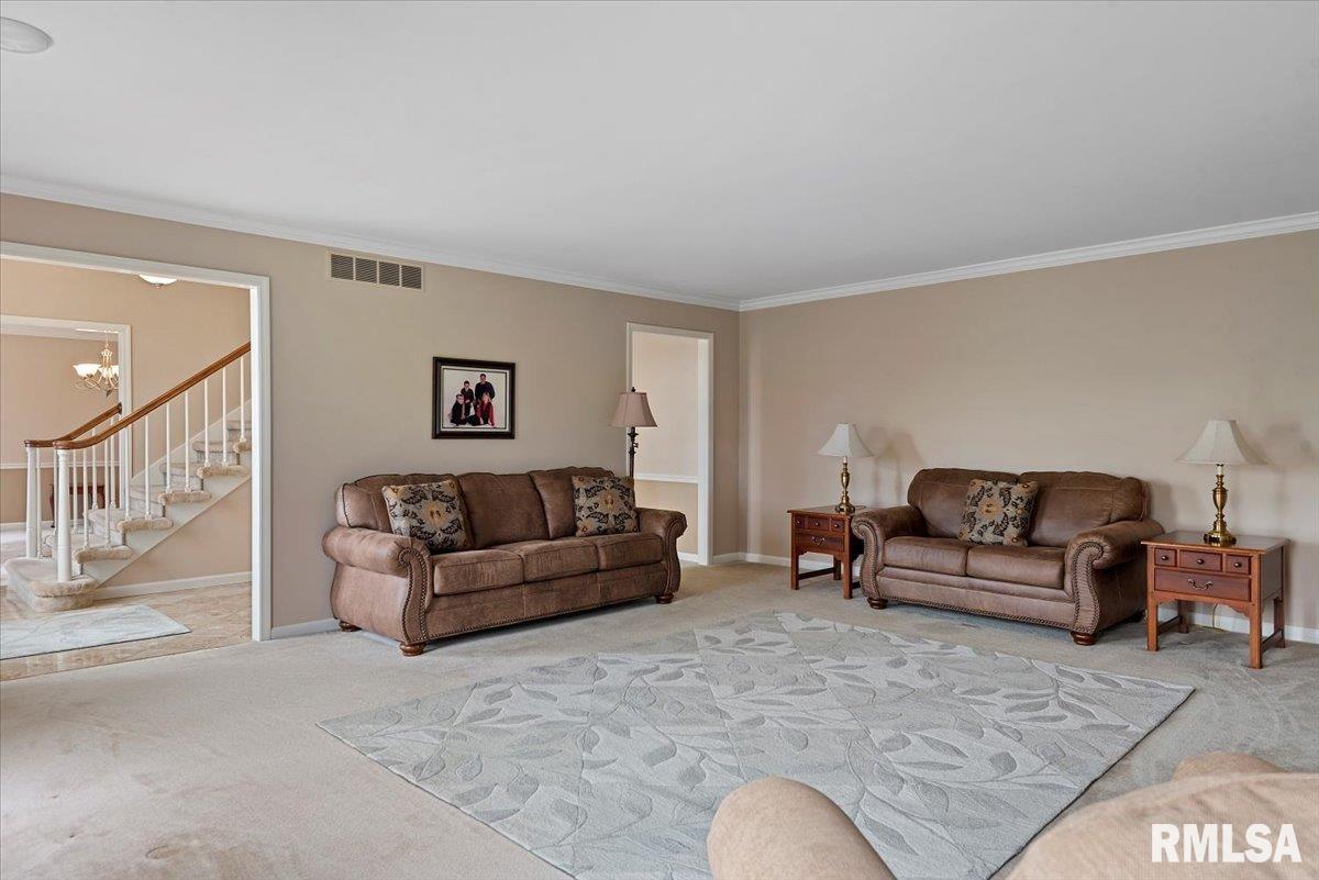 308 Country Club Road Jacksonville, IL 62650 - Photo 8 of 62