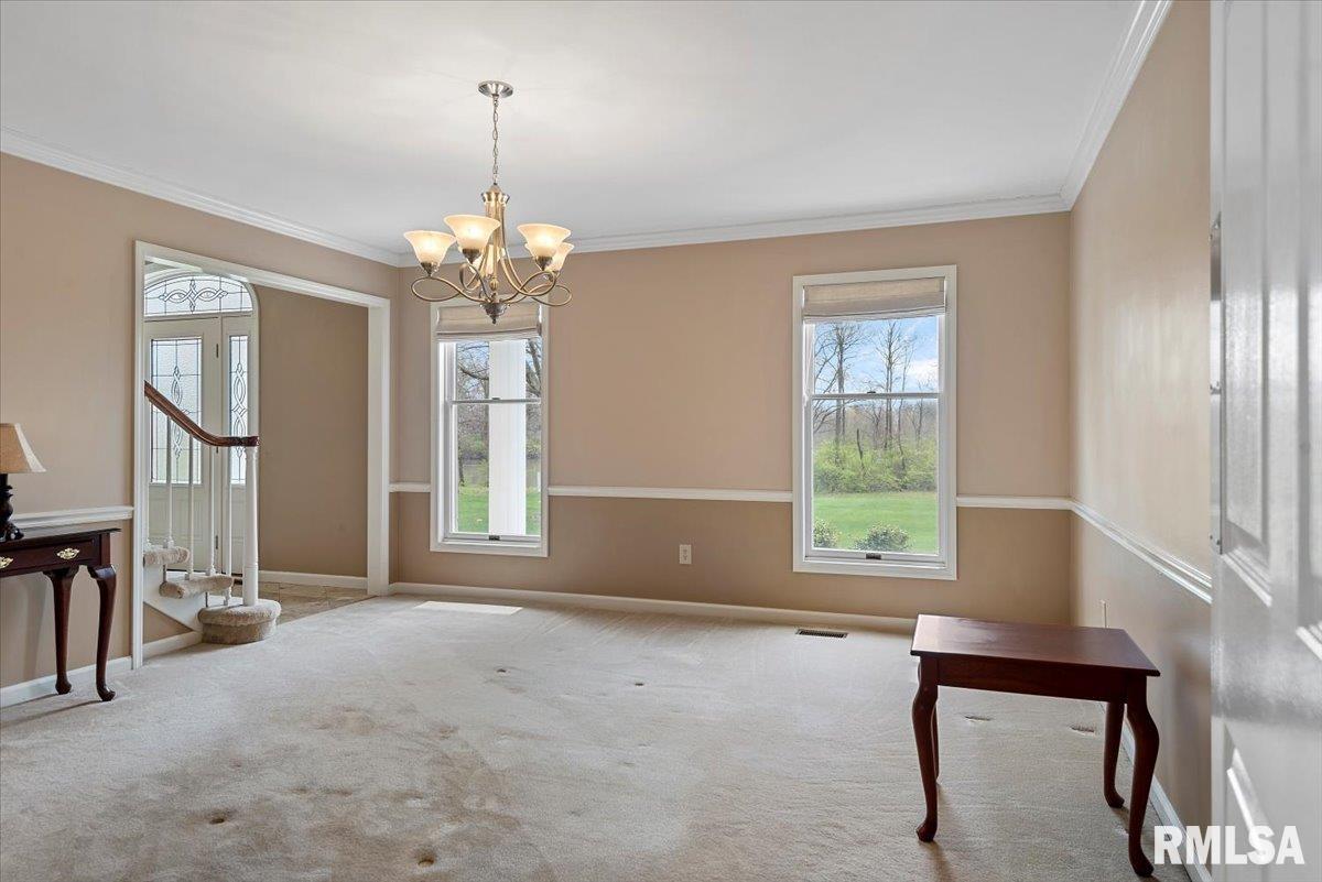 308 Country Club Road Jacksonville, IL 62650 - Photo 10 of 62