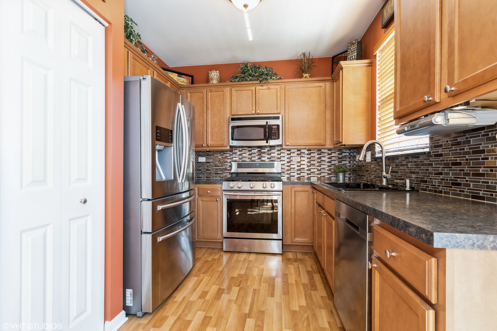 305 Timber Ridge Court Joliet, IL 60431 - Photo 6 of 18