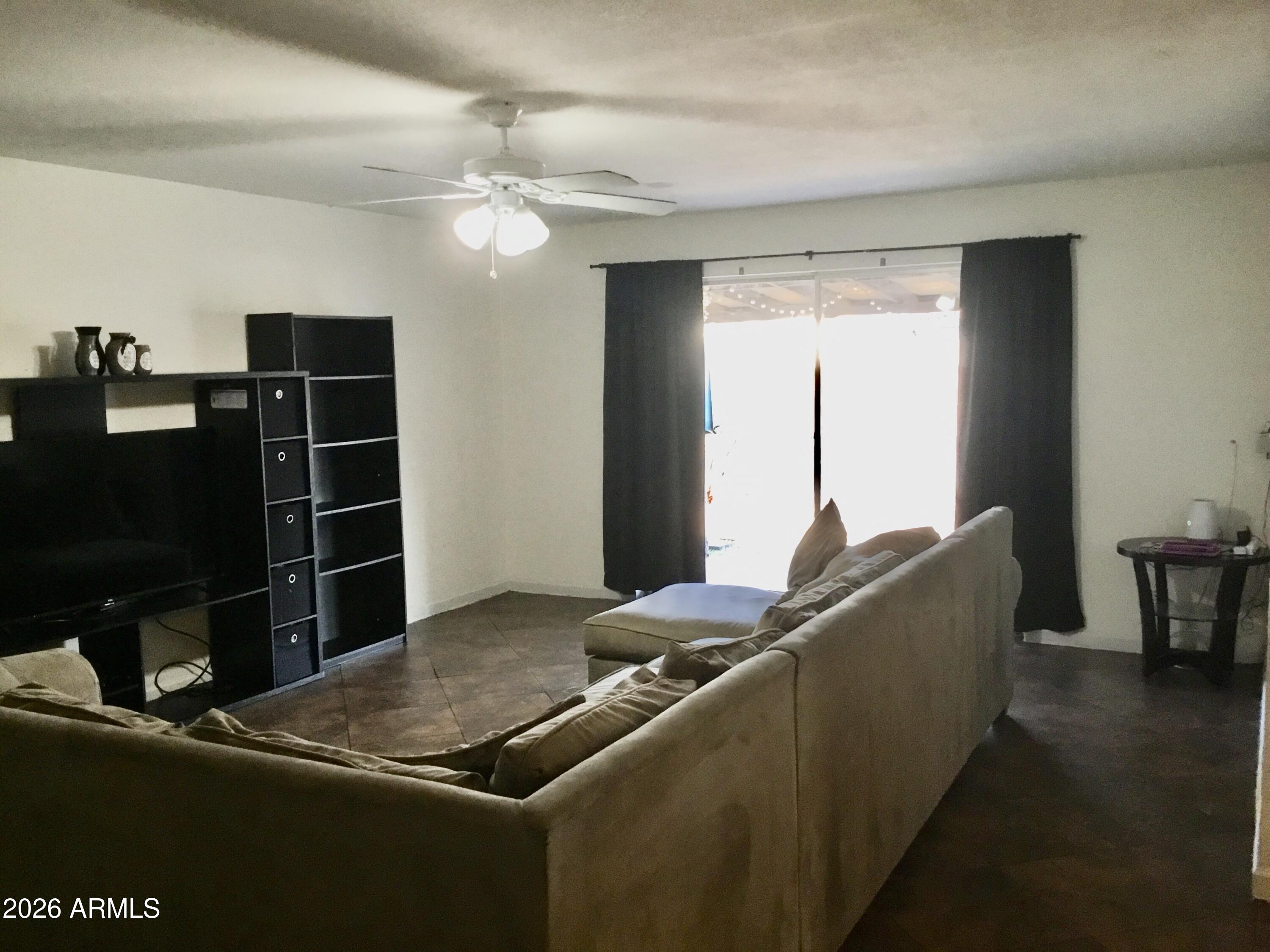5439 West Osborn Road Phoenix, AZ 85031 - Photo 7 of 27 Living room