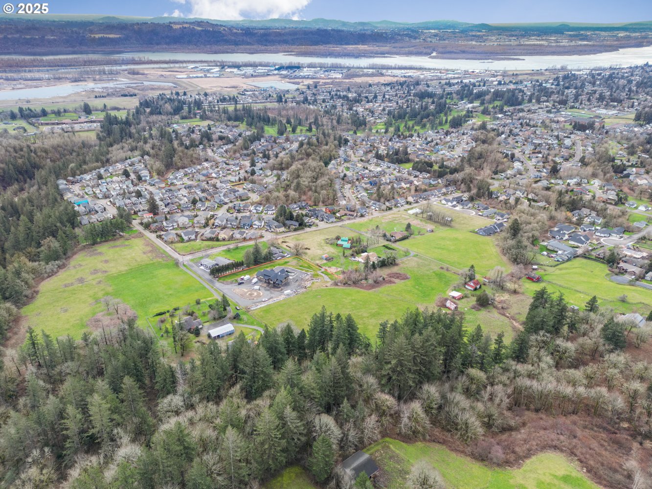 0 57th Street Washougal, WA 98671 - Photo 8 of 15 a view of a field with an ocean view