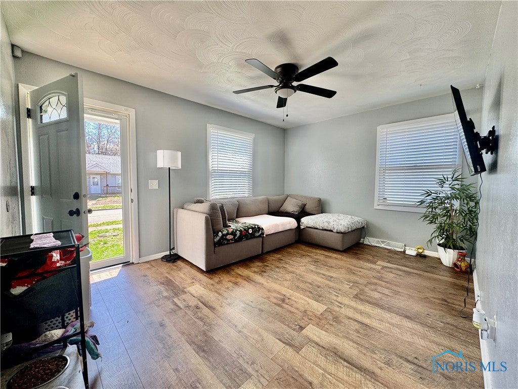 1912 Fairfax Road Toledo, OH 43613 - Photo 4 of 21 Gallery Image 4