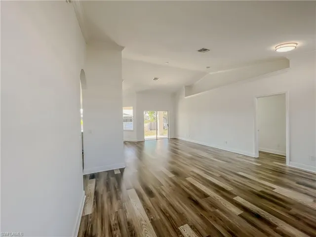 $1,900 | 3303 33rd Street Southwest, Lehigh Acres, FL 33976