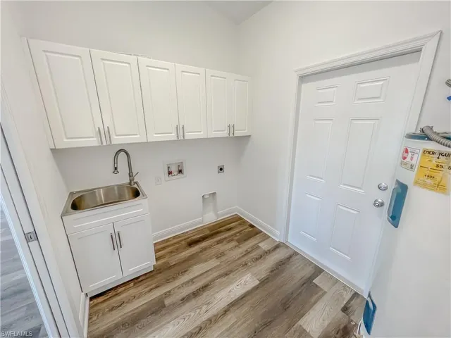 $1,900 | 3303 33rd Street Southwest, Lehigh Acres, FL 33976