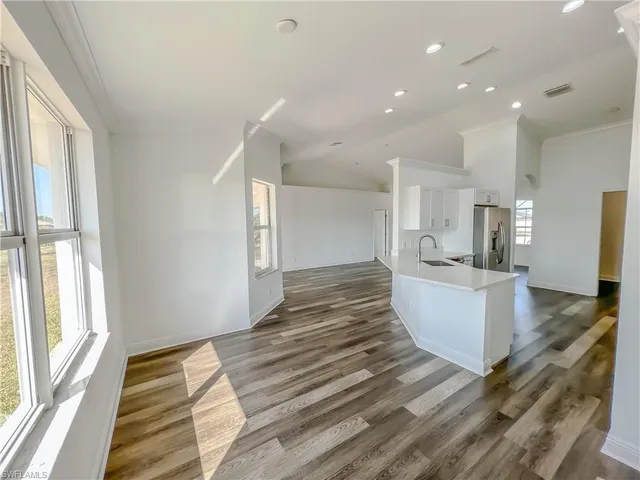 $1,900 | 3303 33rd Street Southwest, Lehigh Acres, FL 33976