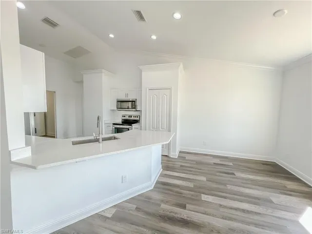 $1,900 | 3303 33rd Street Southwest, Lehigh Acres, FL 33976