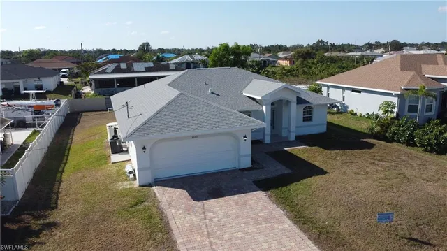 $1,900 | 3303 33rd Street Southwest, Lehigh Acres, FL 33976