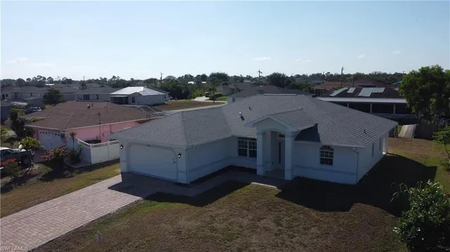 $1,900 | 3303 33rd Street Southwest, Lehigh Acres, FL 33976