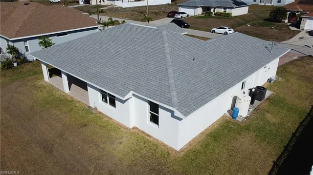 $1,900 | 3303 33rd Street Southwest, Lehigh Acres, FL 33976