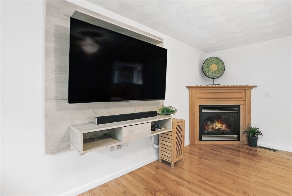 56 Peace Street Billerica, MA 01821 - Photo 15 of 31