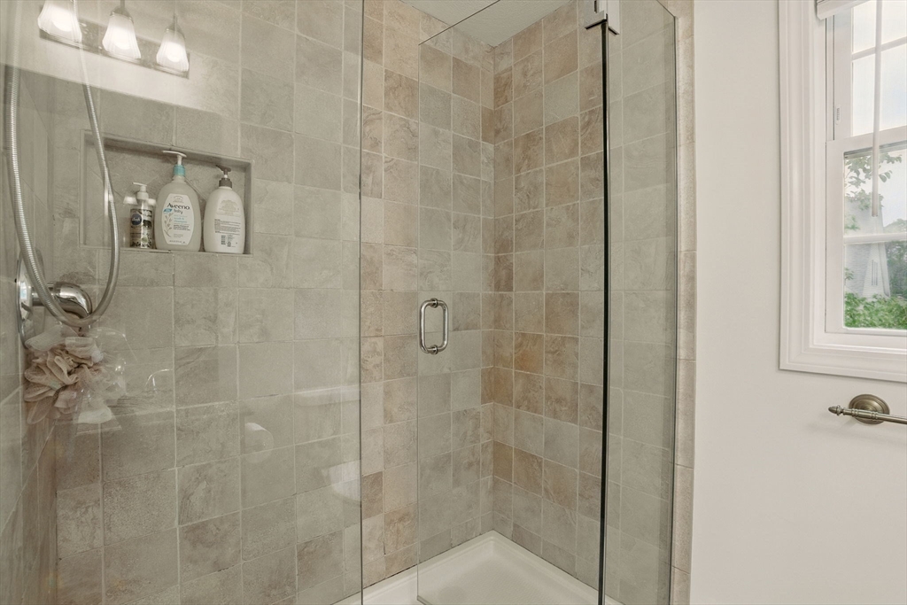 56 Peace Street Billerica, MA 01821 - Photo 23 of 31