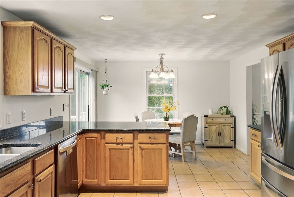 56 Peace Street Billerica, MA 01821 - Photo 7 of 31