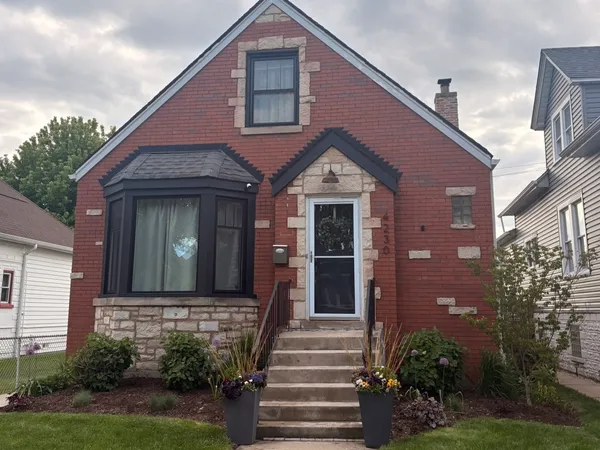 $525,000 | 4230 North Moody Avenue, Chicago, IL 60634