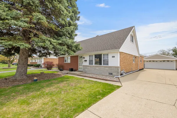 $349,000 | 6937 Stanford Drive, Bridgeview, IL 60455