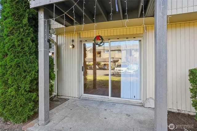 $165,000 | 31003 14th Avenue South, Unit H8, Federal Way, WA 98003