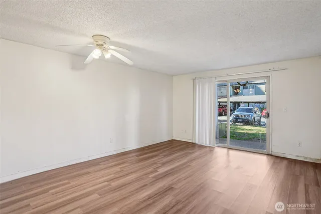 $165,000 | 31003 14th Avenue South, Unit H8, Federal Way, WA 98003