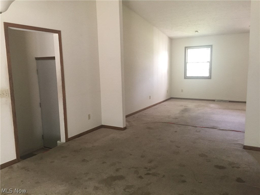 6790 Navarre Road Southwest Massillon, OH 44646 - Photo 6 of 14