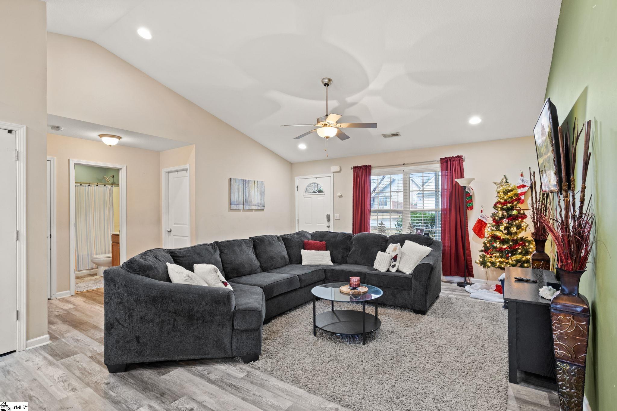 256 Sleepy River Road Simpsonville, SC 29681 - Photo 4 of 24 Gallery Image 4