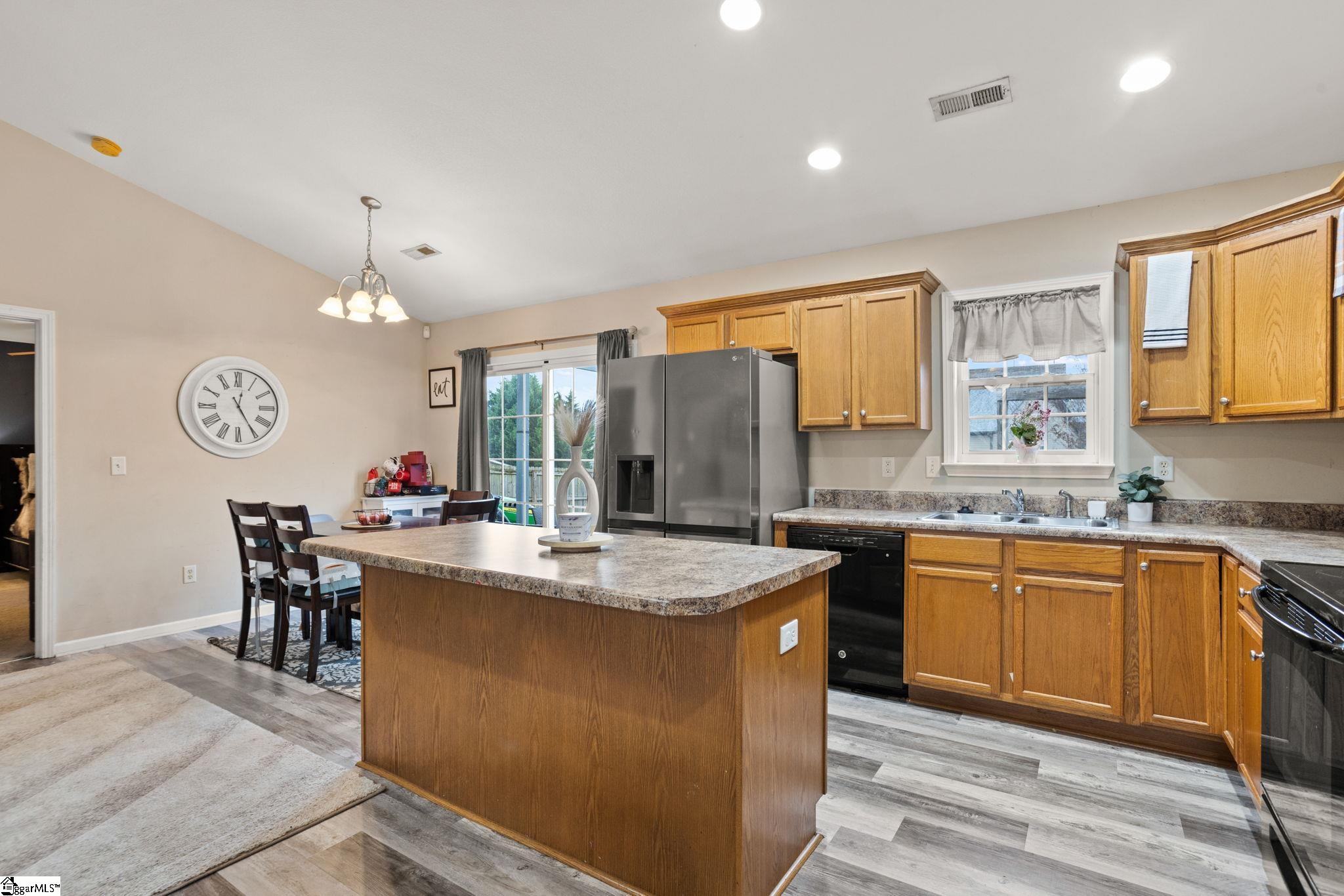 256 Sleepy River Road Simpsonville, SC 29681 - Photo 8 of 24 Gallery Image 8