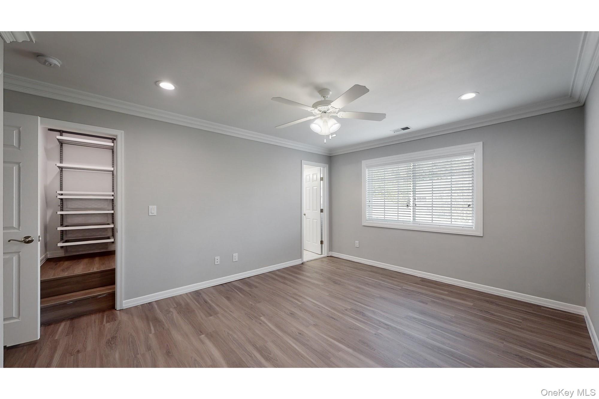 100 Saddle Cove Road, Unit 307 Bohemia, NY 11716 - Photo 11 of 16