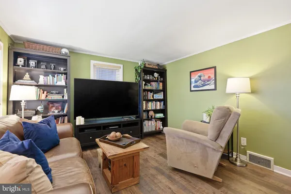 $399,000 | 240 Tantum Drive, Hamilton, NJ 08610