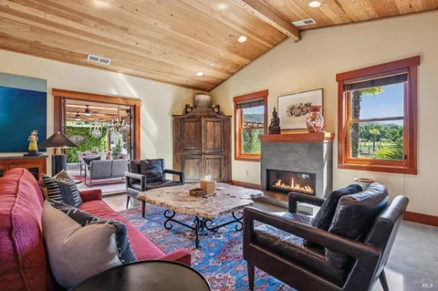 $2,950,000 | 21117 Burndale Road, Sonoma, CA 95476