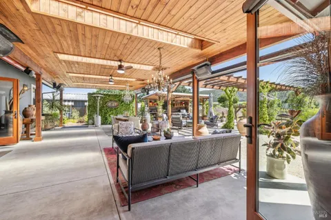 $2,950,000 | 21117 Burndale Road, Sonoma, CA 95476