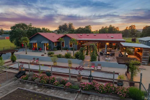 $2,950,000 | 21117 Burndale Road, Sonoma, CA 95476