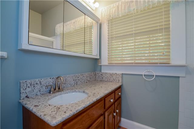 2003 Pointe Barton Drive Lebanon, TN 37087 - Photo 18 of 19 Second Bathroom