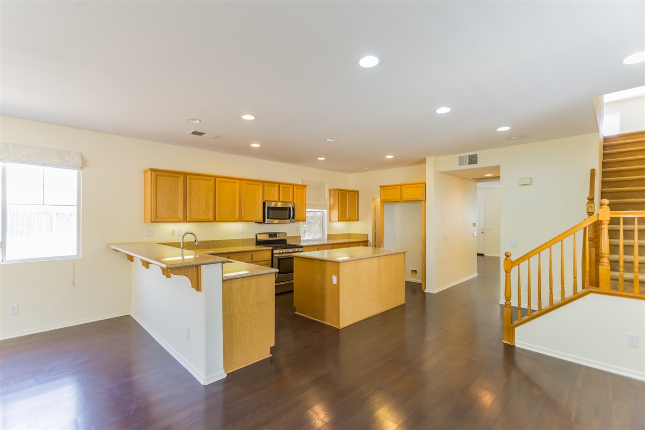 1006 Greenway Road Oceanside, CA 92057 - Photo 5 of 25