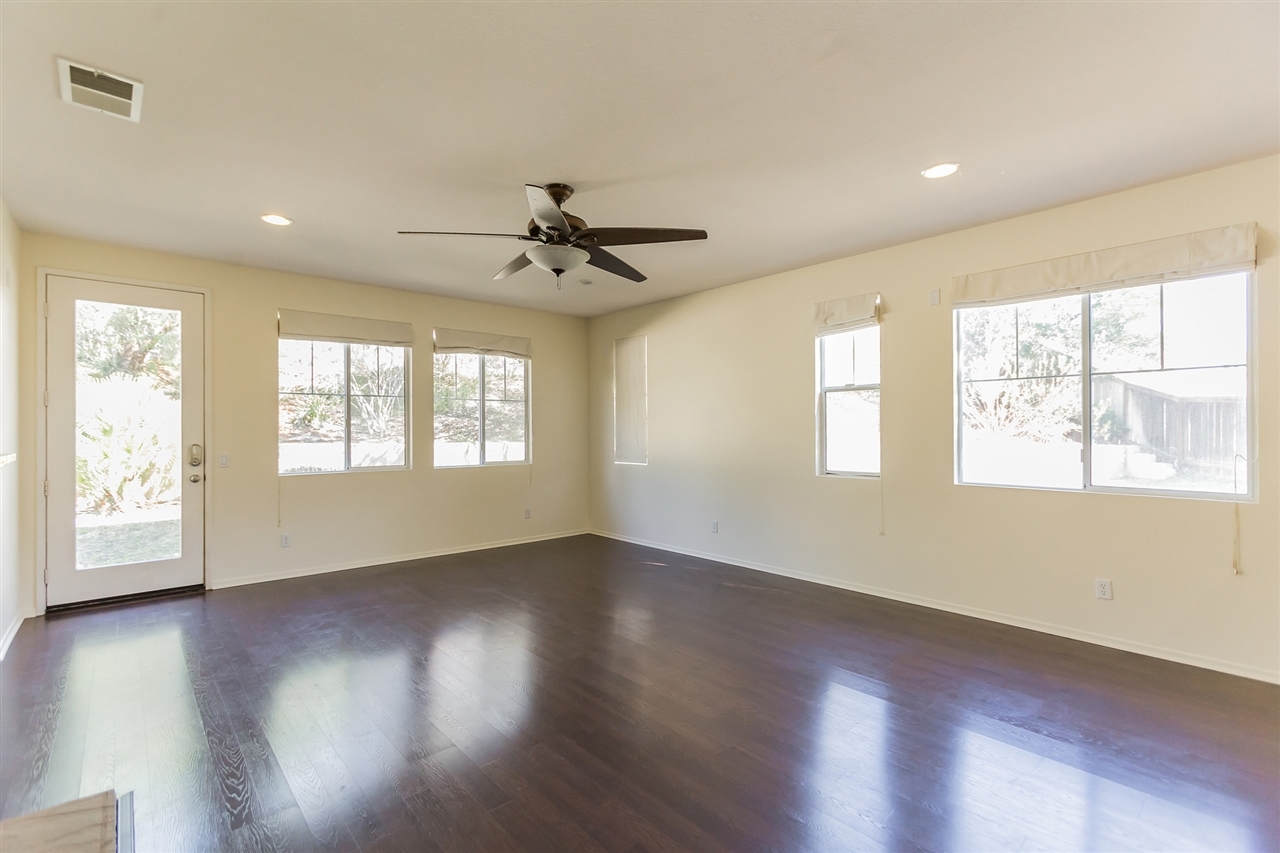 1006 Greenway Road Oceanside, CA 92057 - Photo 7 of 25