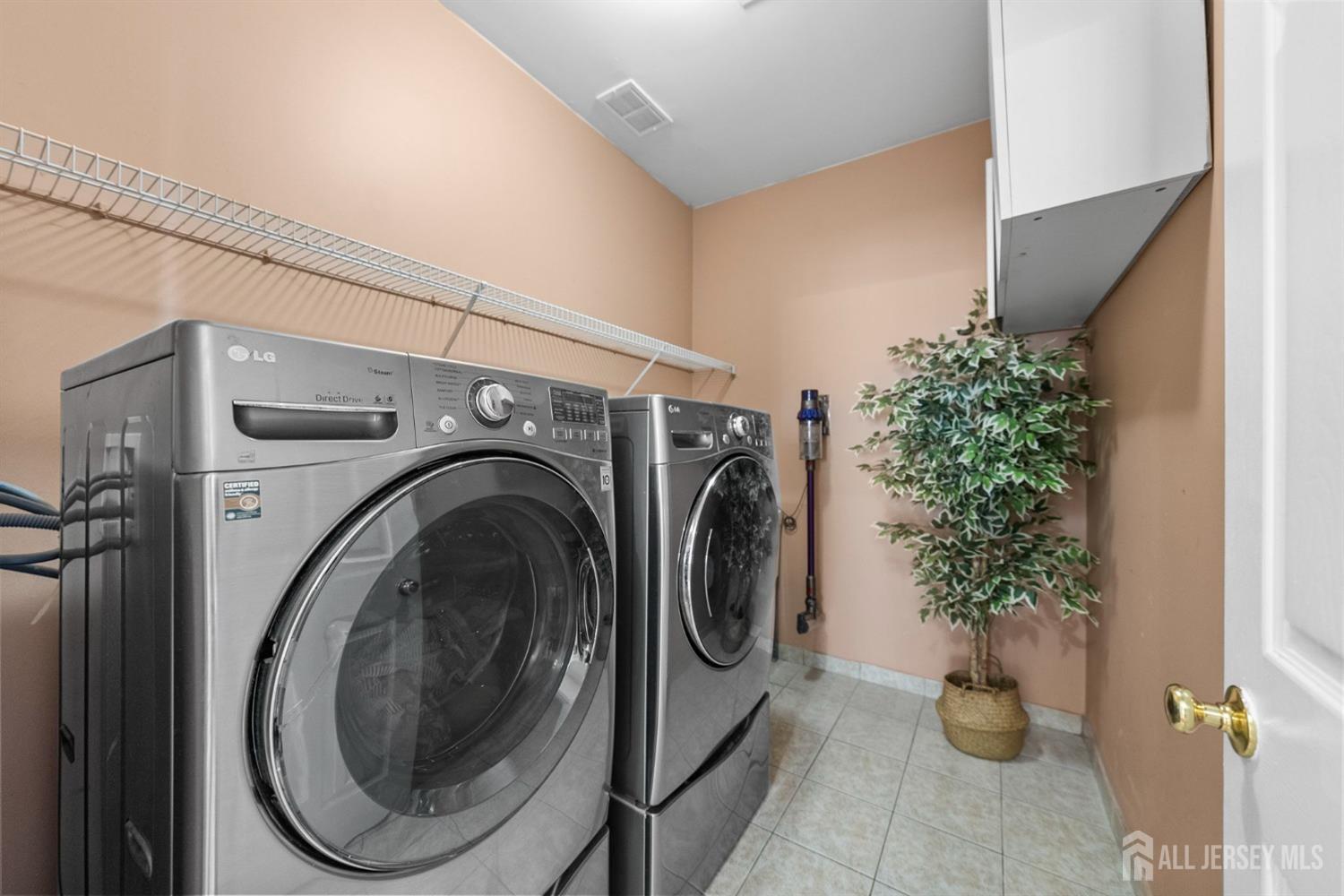 49 Devon Drive East Brunswick, NJ 08816 - Photo 14 of 39