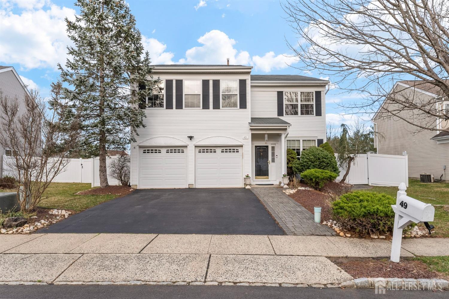 49 Devon Drive East Brunswick, NJ 08816 - Photo 2 of 39