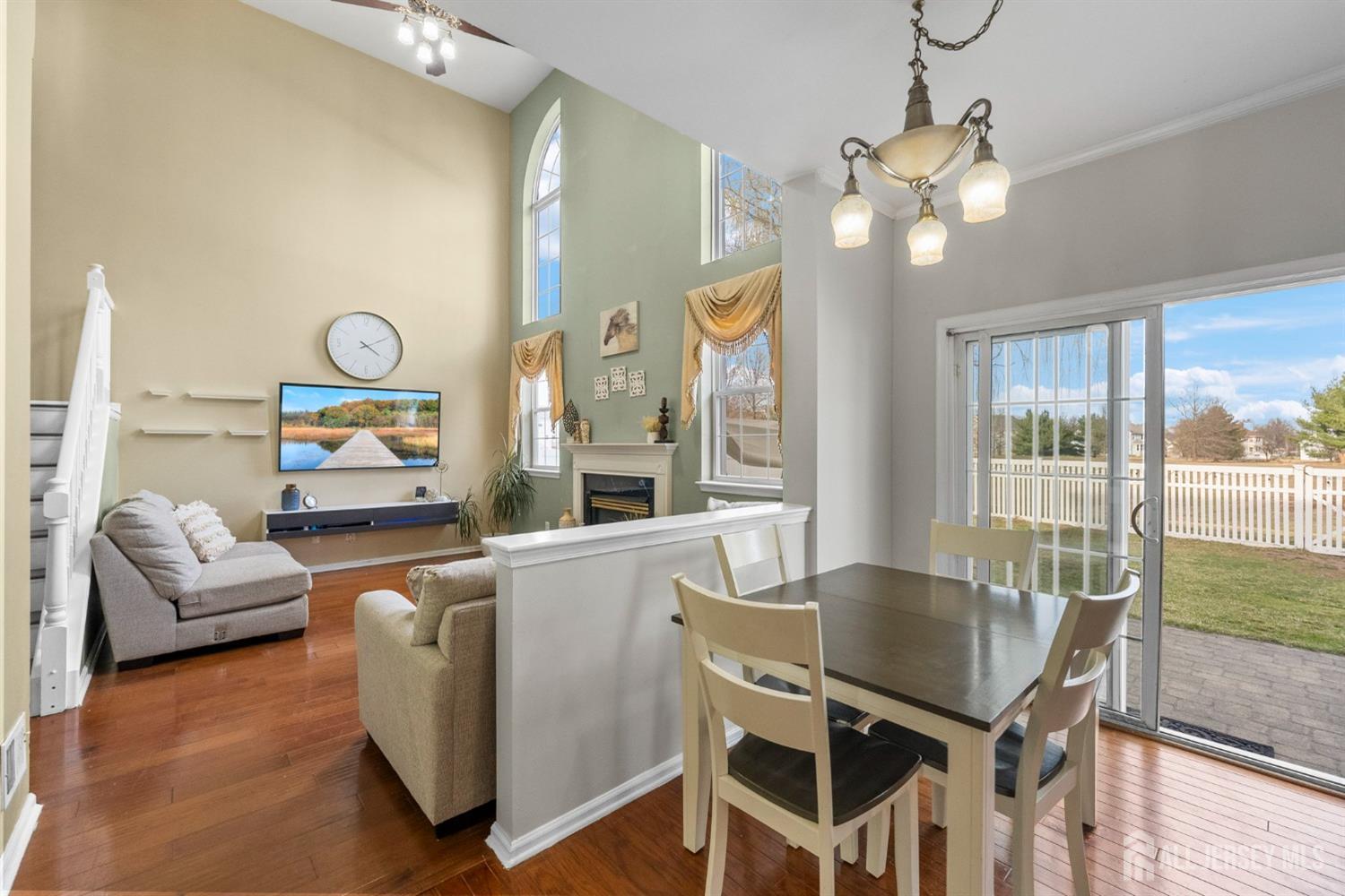 49 Devon Drive East Brunswick, NJ 08816 - Photo 9 of 39