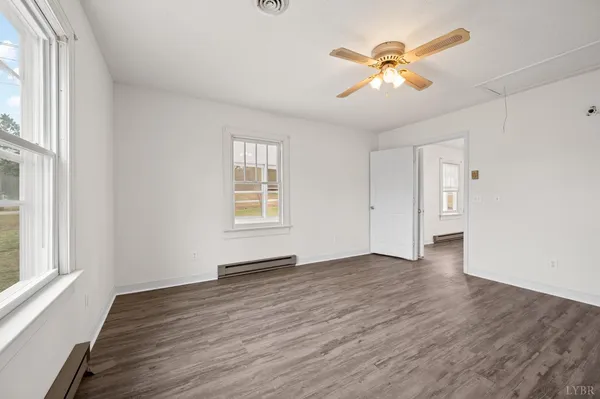 $199,900 | 1933 Grit Road, Hurt, VA 24563