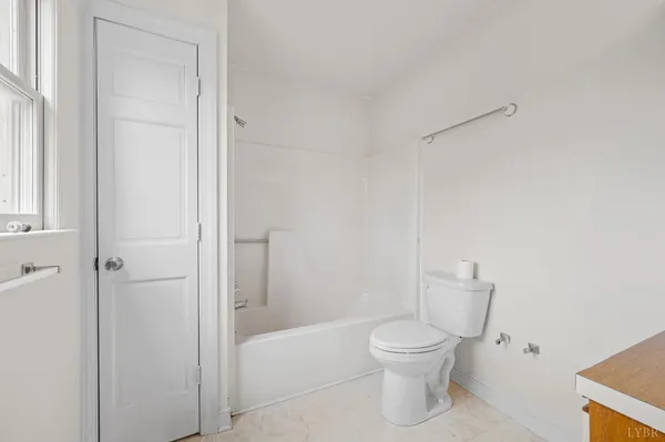 $199,900 | 1933 Grit Road, Hurt, VA 24563