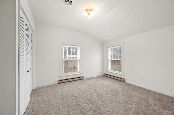 $199,900 | 1933 Grit Road, Hurt, VA 24563