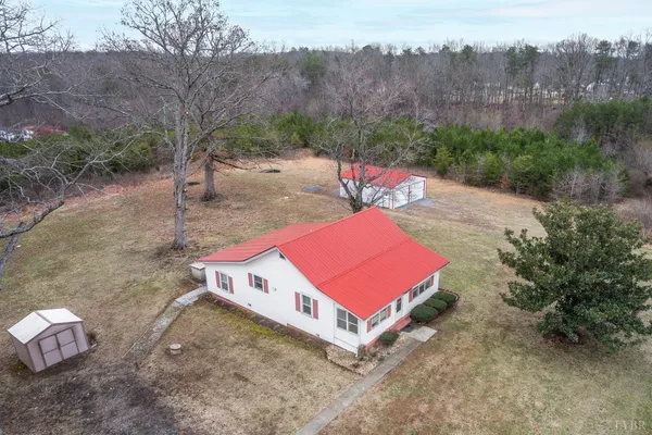 $199,900 | 1933 Grit Road, Hurt, VA 24563