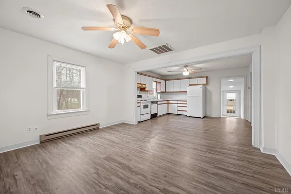 $199,900 | 1933 Grit Road, Hurt, VA 24563