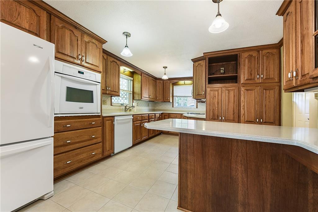 524 Rainier Drive Pittsburgh, PA 15239 - Photo 12 of 33