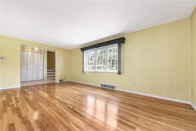 $309,900 | 524 Rainier Drive, Pittsburgh, PA 15239