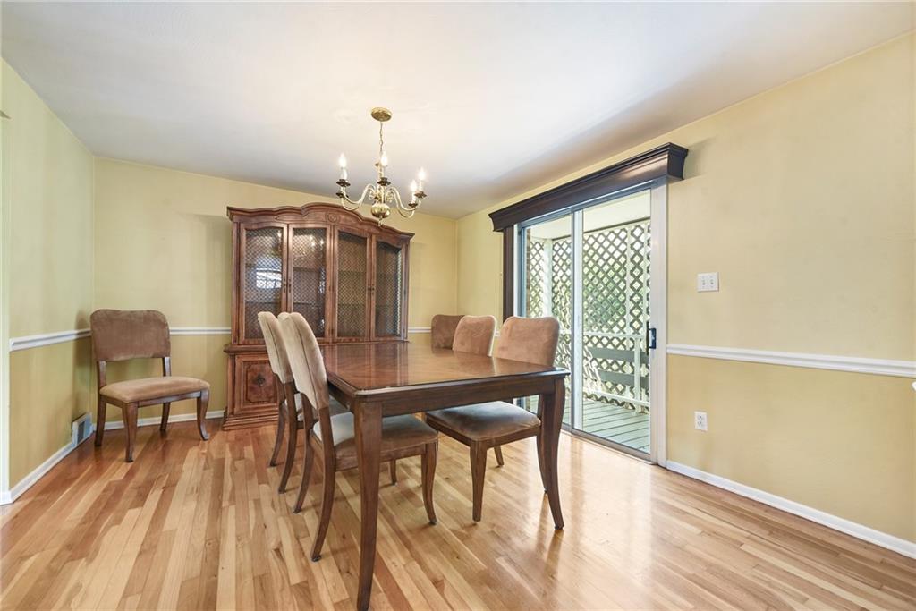 524 Rainier Drive Pittsburgh, PA 15239 - Photo 9 of 33