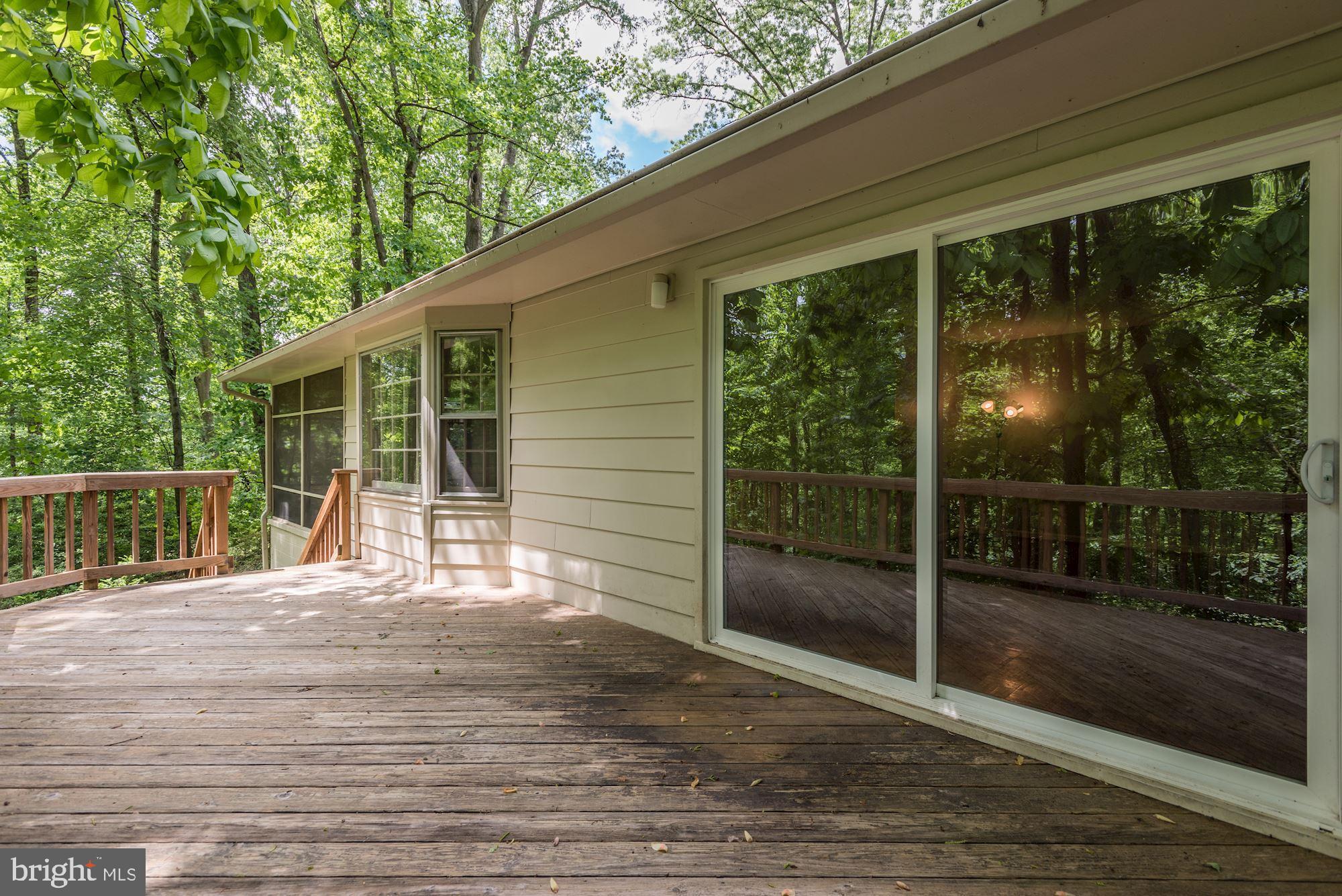 10715 Midsummer Drive Reston, VA 20191 - Photo 37 of 43