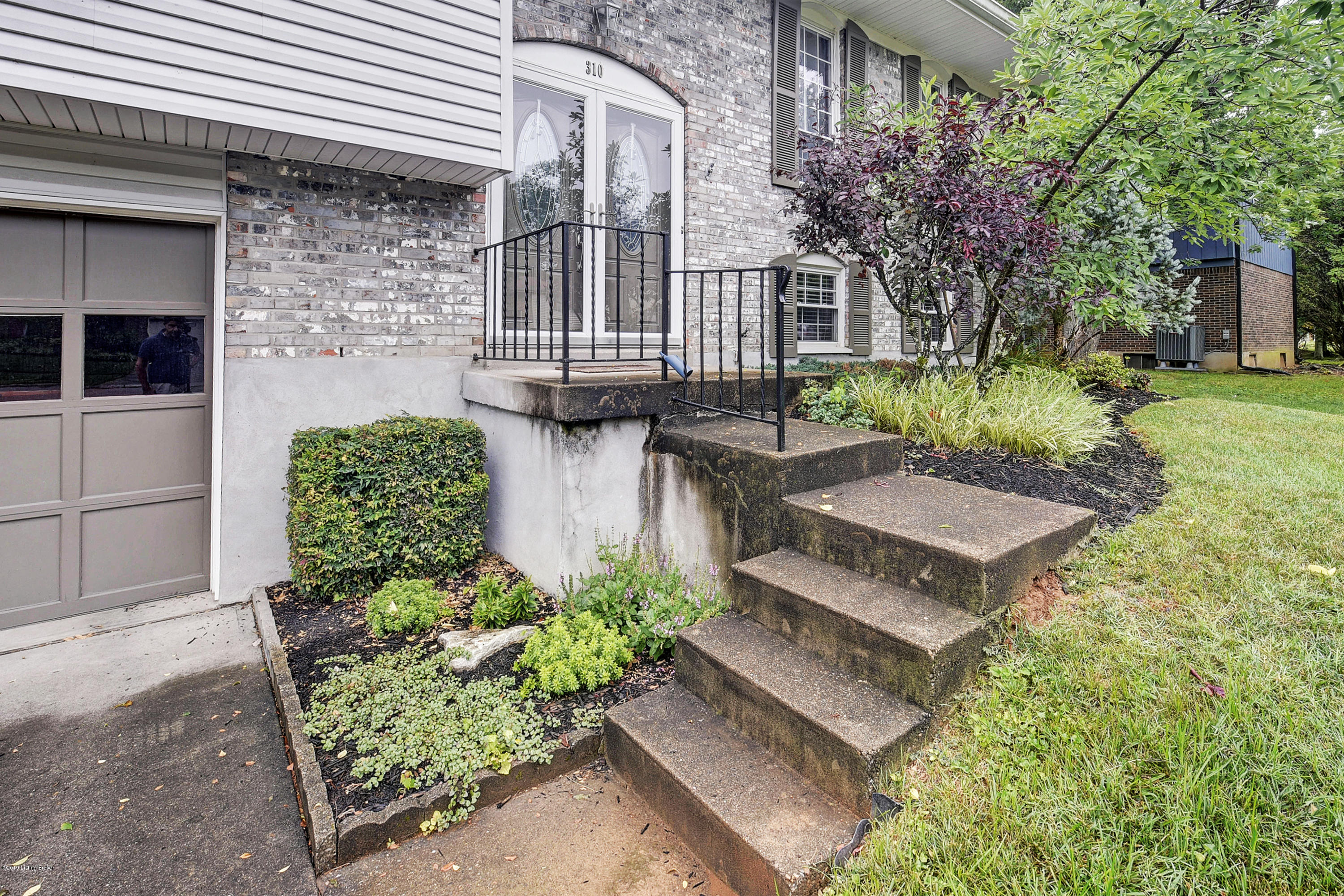 310 Fairmeade Road Louisville, KY 40207 - Photo 4 of 36 _DSC5958_59_60_61_62