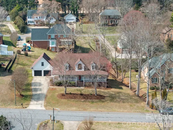 $490,000 | 3505 4th St Boulevard Northwest, Hickory, NC 28601