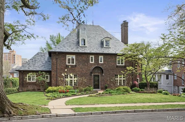 $1,775,000 | 665 West Polo Drive, Clayton, MO 63105