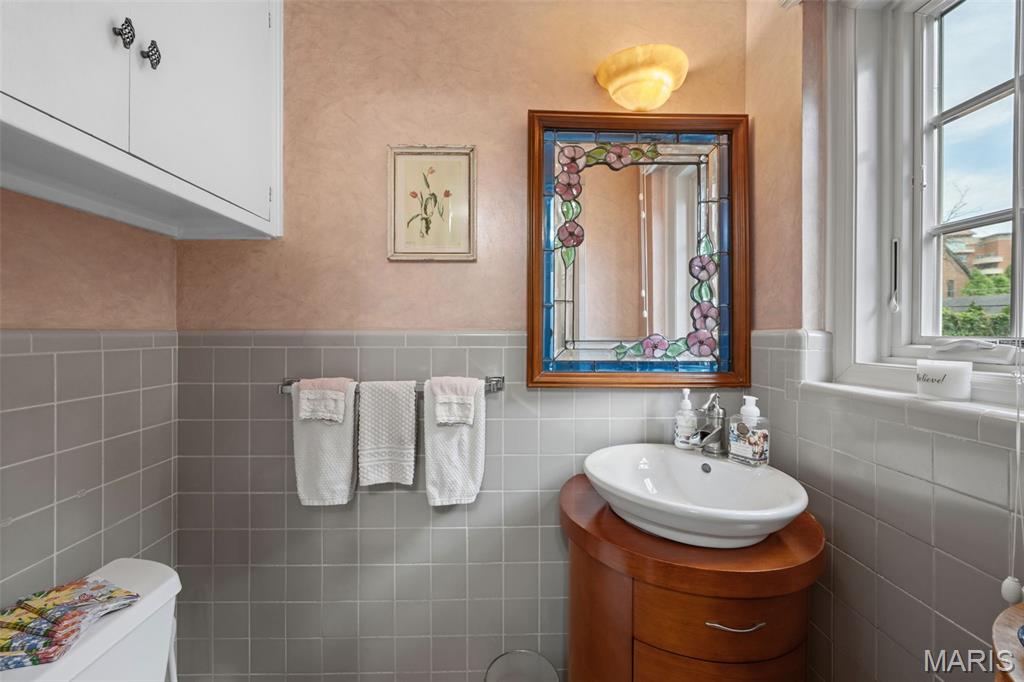 665 West Polo Drive Clayton, MO 63105 - Photo 17 of 67
