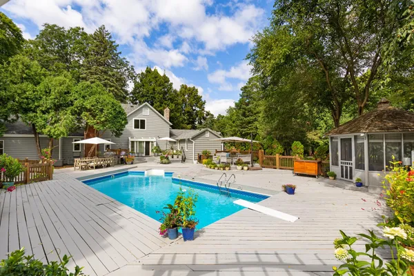 $1,575,000 | 3865 Hillcrest Road, Deephaven, MN 55391