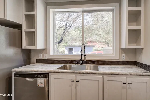 $269,900 | 560 Main Street, Mosheim, TN 37818